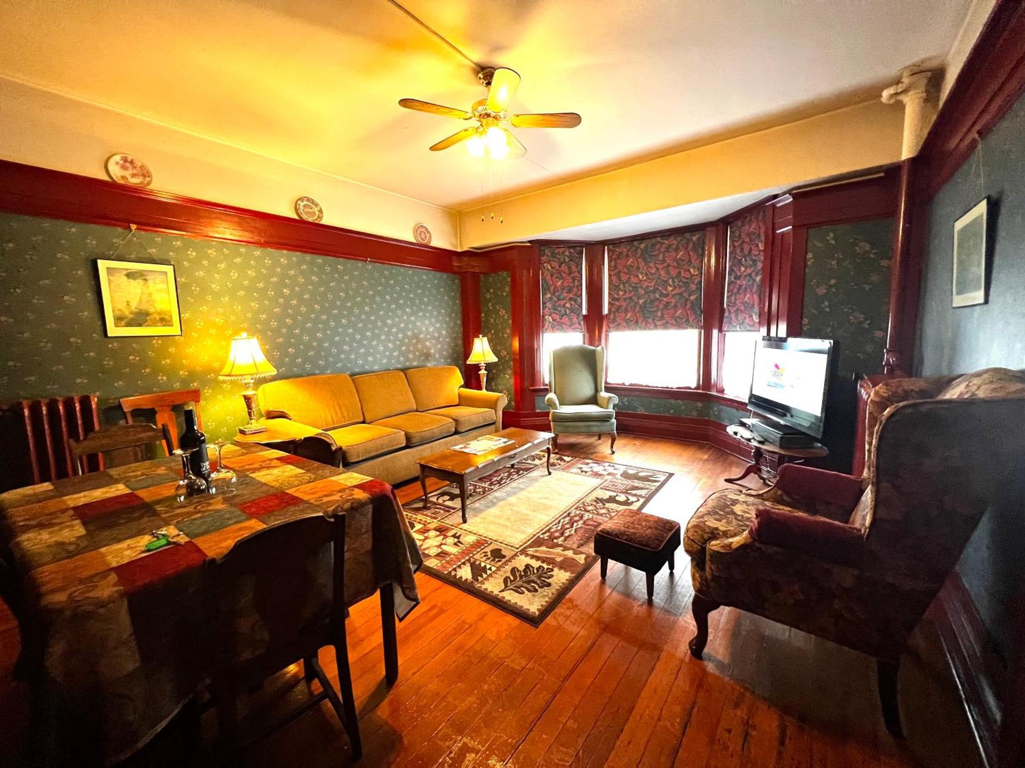 Arundel Mansions Hotel Нью-Вестминстер Экстерьер фото