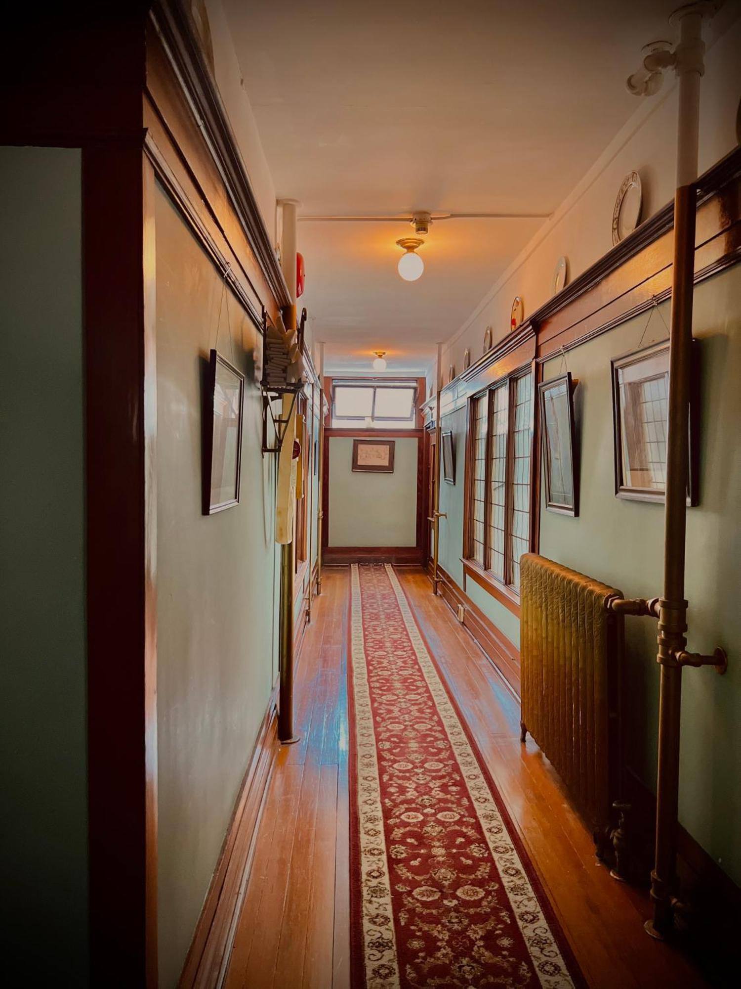 Arundel Mansions Hotel Нью-Вестминстер Экстерьер фото